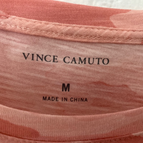 Vince Camuto Camo Short Sleeve Top M NWT - Picture 6 of 10